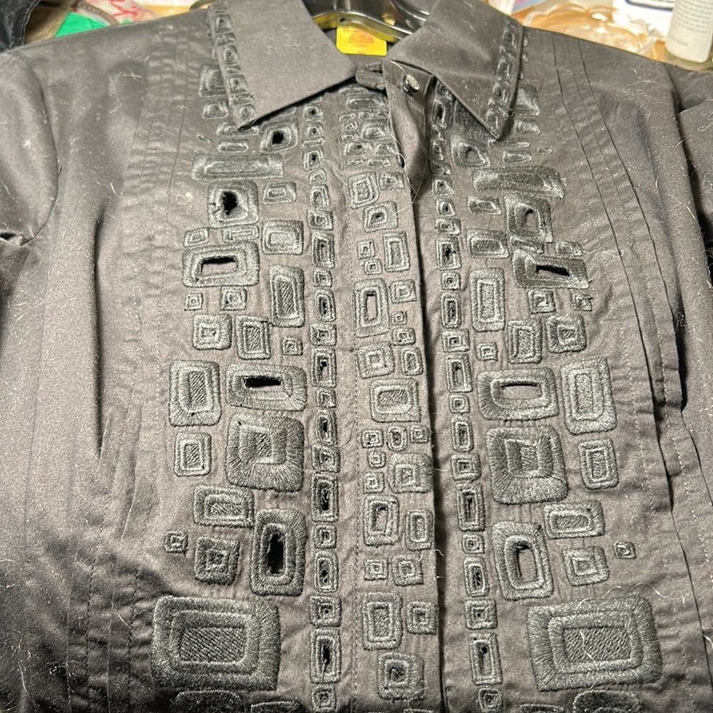 Beautiful Spanish inspired cotton blouse - Picture 2 of 13